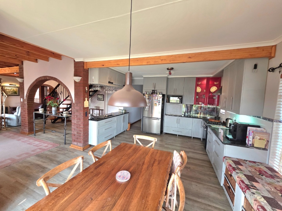 4 Bedroom Property for Sale in La Provance Free State